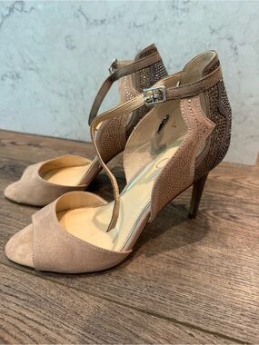 NWT Jessica Simpson Women's Harpor Taupe Ankle Strap Rhinestone Heels Size 8